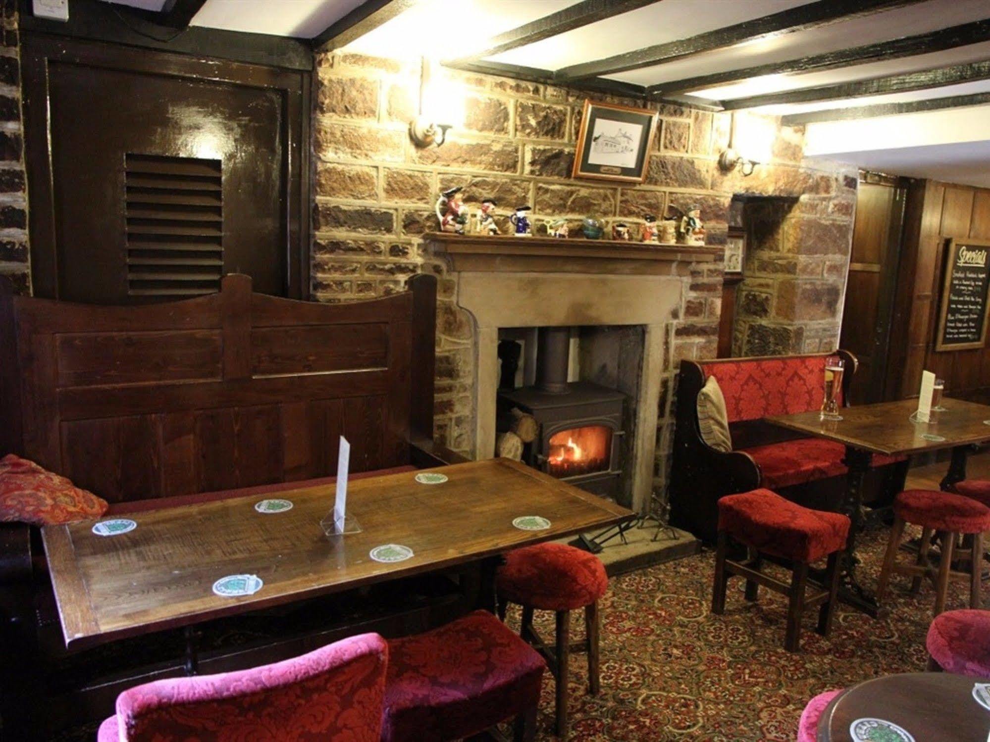 The Jug And Glass Inn Матлок Екстериор снимка